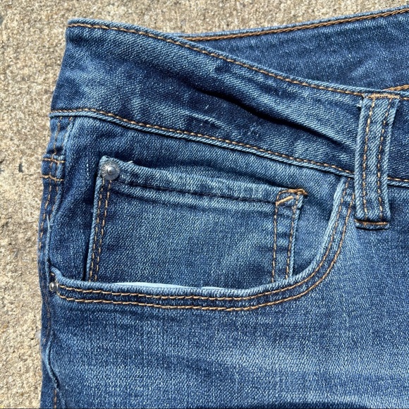 Kensie Pink Floral Embroidered Jeans Size 10/30 - Picture 3 of 7